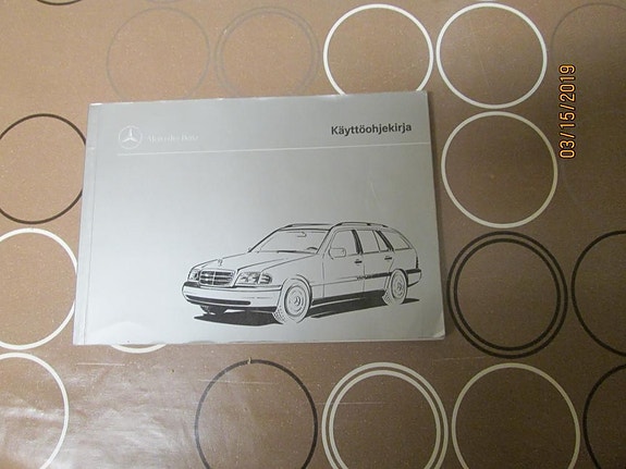 Mercedes-Benz C-Sarjan Farmarin Käyttöohjekirja
