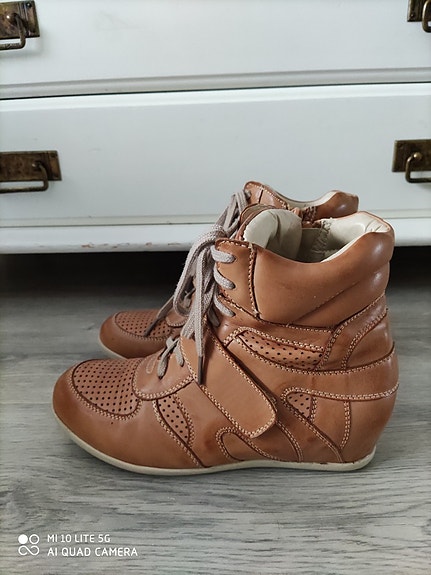 Ruskeat nilkkurit koko 37