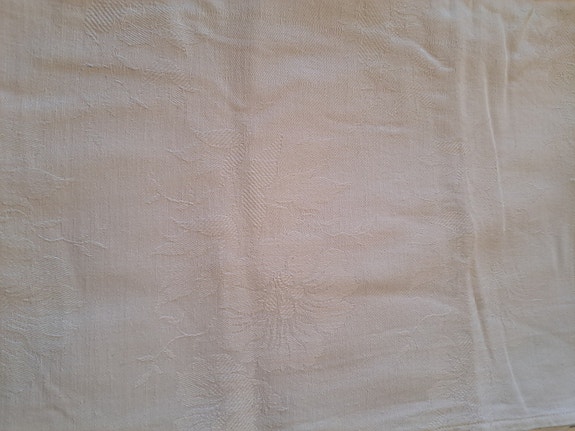 Valkoinen pellava pöytäliina 125x133cm