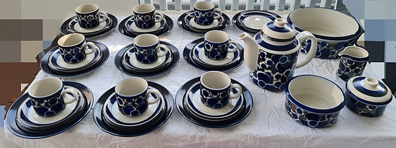 Saara astiasto, kahvikannu, vuoat, sokerikko, kerm