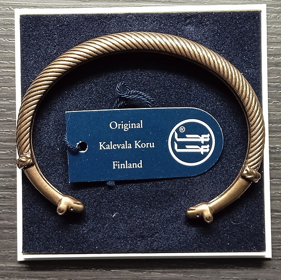 Kalevala Koru Hirvenpää -rannekoru, pronssi
