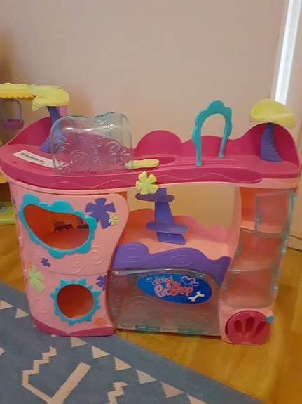 Littlest petshop talo