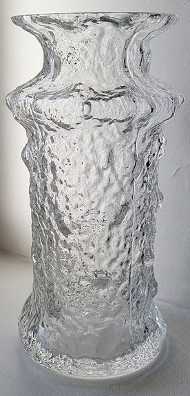 Iittala Rubus -maljakko, suunnittelija Timo Sarpaneva