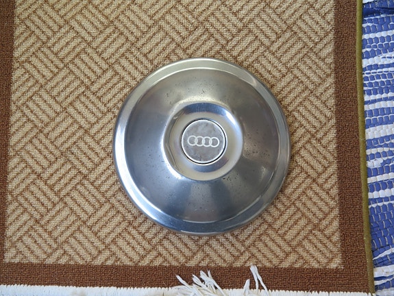 Audi pölykapseli.