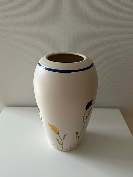 26cm korkea vaalea ruukku