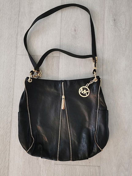 Michael Kors olkalaukku (aito)
