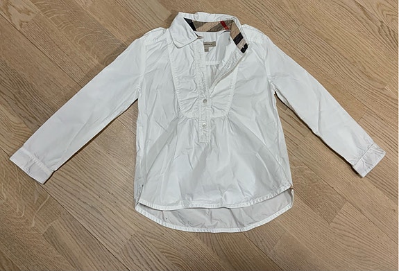 Burberry paita 104cm