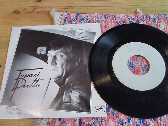 2 kpl Tapani Perttu 7" Single