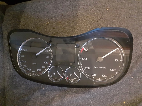 Peugeot SW 1.6 2005 mittaristo