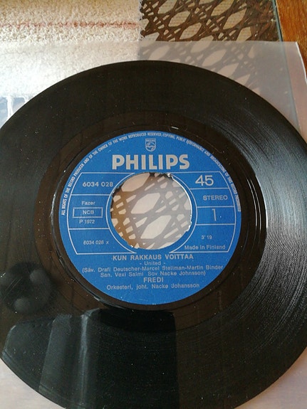 Fredi 7" Kun rakkaus voittaa