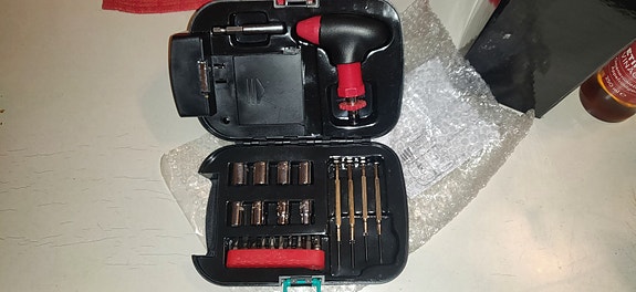 Monitoimityökalu-flashlight kit, jättimäinen työkalusetti