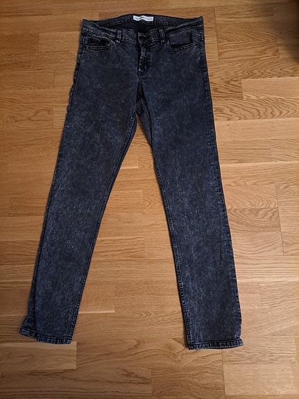 Mustat kivipestyt farkut w32 eli M/L