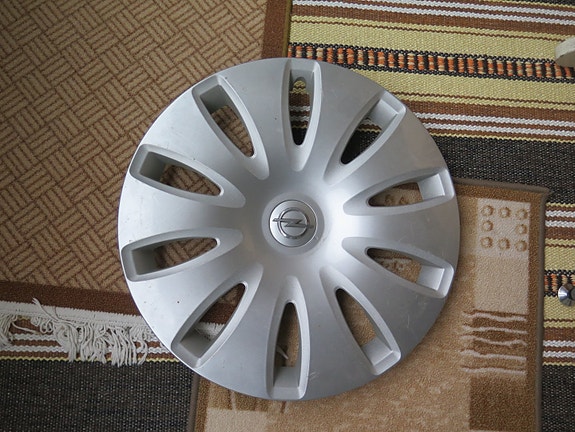 Opel Insignia pölykapseli.