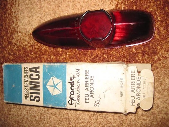 Simca Aronden uusi takavalon lasi, NOS