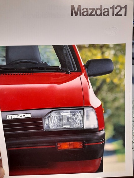 Mazda 121 Myyntiesite