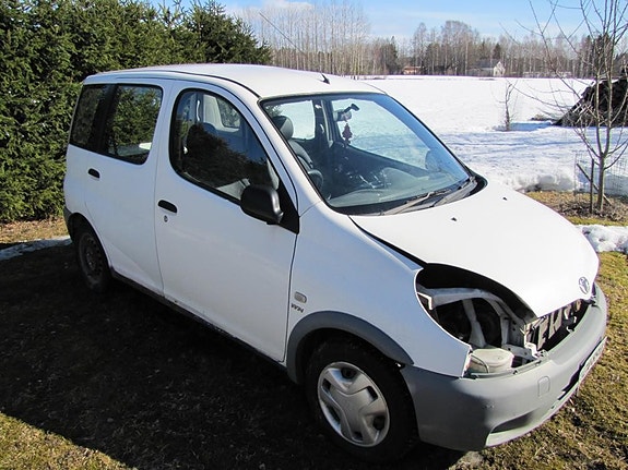 Toyota Yaris Verso 2002