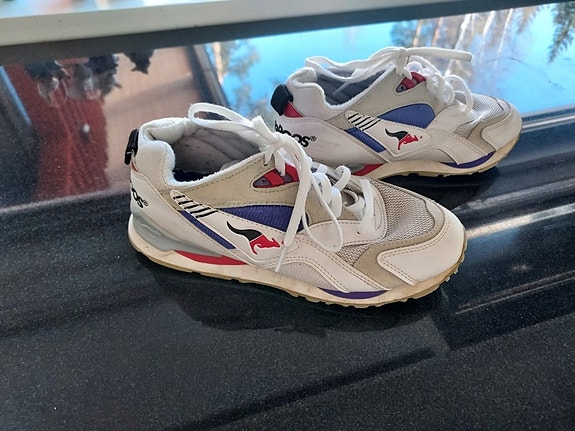Kangaroos valk. lenkkarit 38