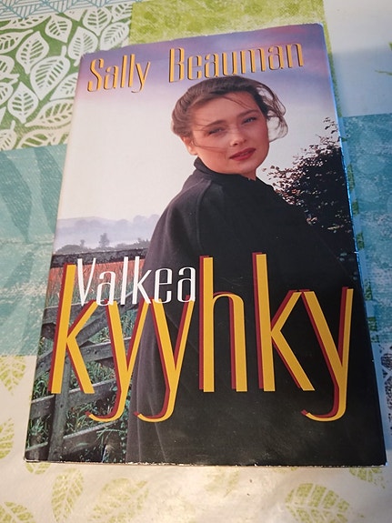 Sally Beauman Valkea kyyhky