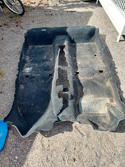 Ford Mondeo Mk3 lattiamatto