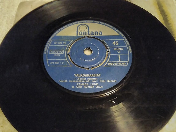 Tamara Lund 7" Valkoakaasiat / Katjusha