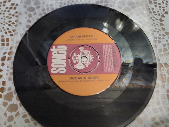 Tapani Perttu 7" Nooakin arkki