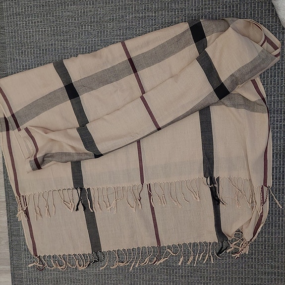 Suuri kaunis BEIGE ruutu huivi,, 90 x 190 cm UUSI