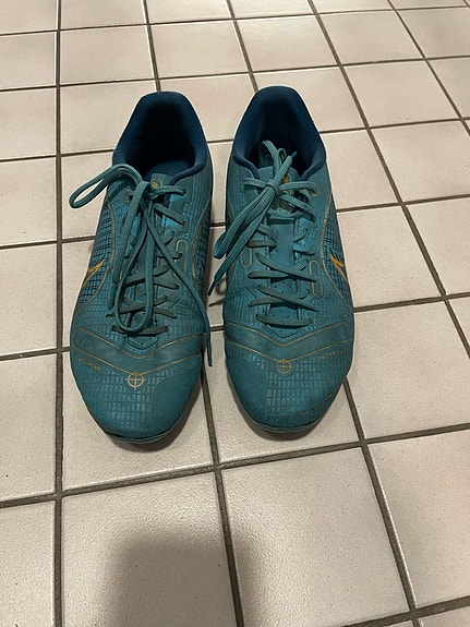 Nike jalkapallokengät 38,5