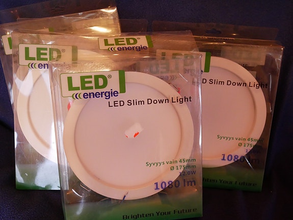 Upotettavat led-valaisimet (4 kpl)