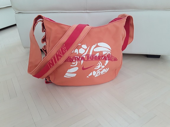 Nike olkalaukku