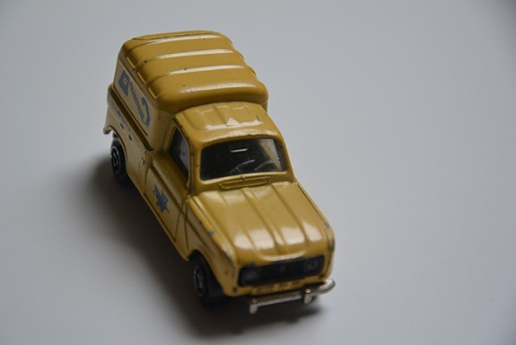 Wanha pienoismalli Renault 4L 1/55 Majorette