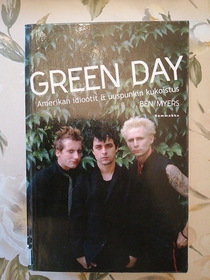 Kirja Green Day-yhtyeestä