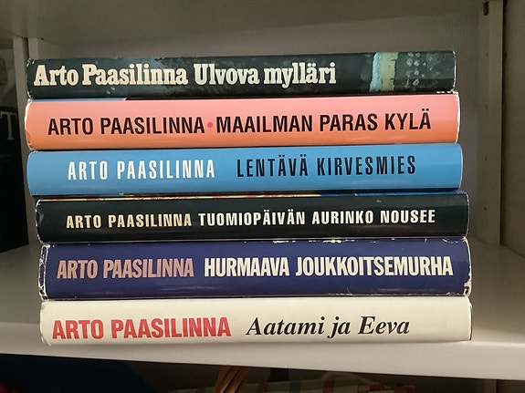 Arto Paasilinnan kirjoja