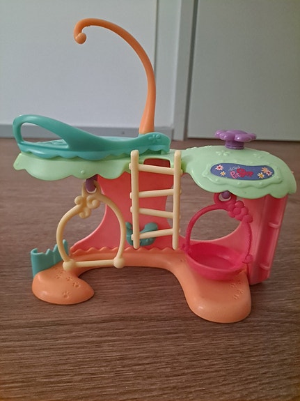 Littlest Petshop talo