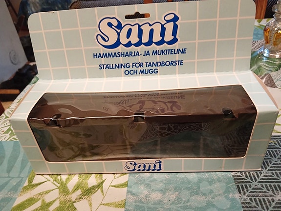 Retro Sani Hammasharja-ja Muki Teline
