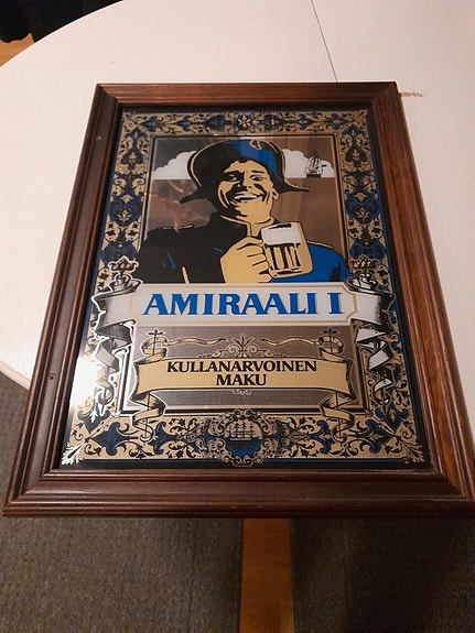 Amiraali peilitaulu miesluolaan
