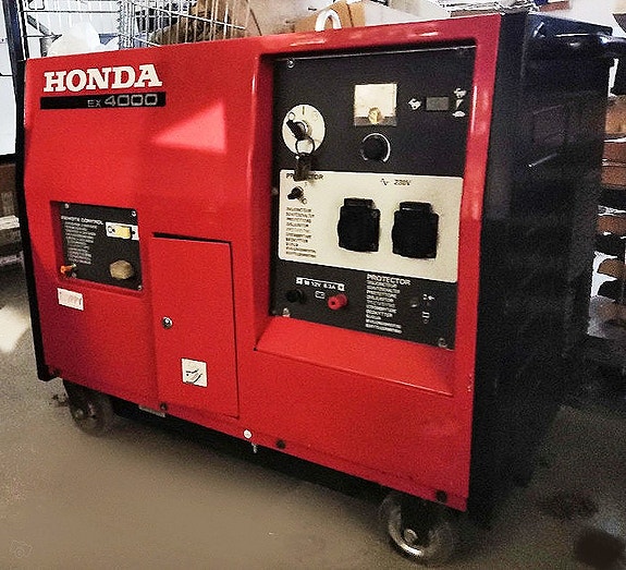 Honda EX4000 äänieristys starti, huollettu, vaihto