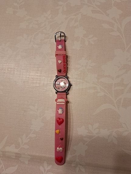 Hello Kitty kello