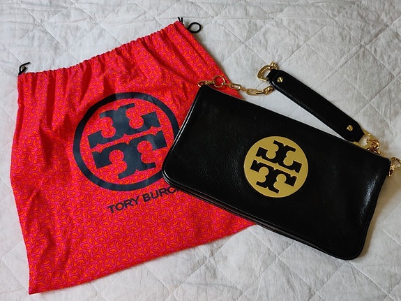 Tory burch reva clutch