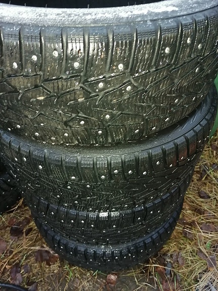 Nastarenkaat 215/60-16. 2kpl.