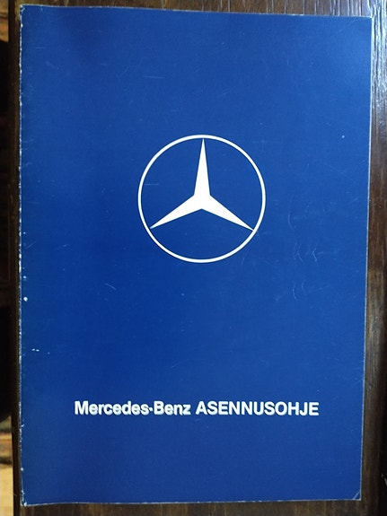 Mercedes-Benz ohjekirjat yms