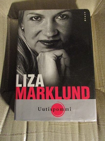 Liza Marklund kirjoja Annika Bengtzon sarjaa