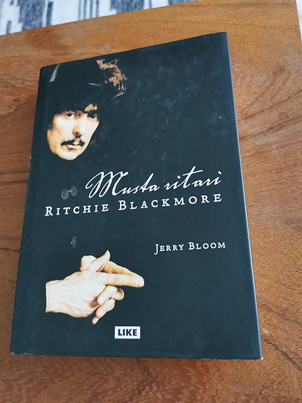 JERRY Bloom, MUSTA RITARI RICHIE BLACKMORE - kirja