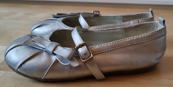 Hopeiset juhla ballerinat koko 26