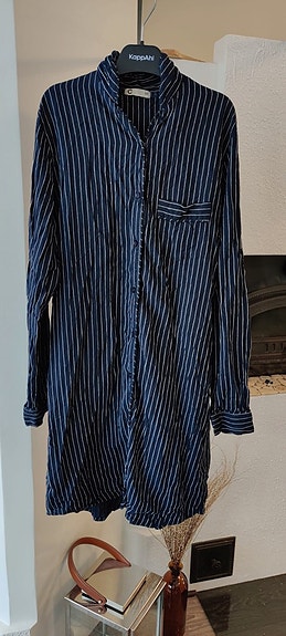 Naisten/tyttöjen Cubuksen yömekko/oloasu koko xs