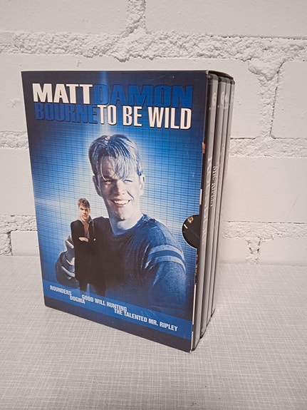 Matt Damon Bourne to Be alive DVD box