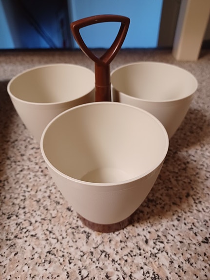 Tupperware tarjoiluastia