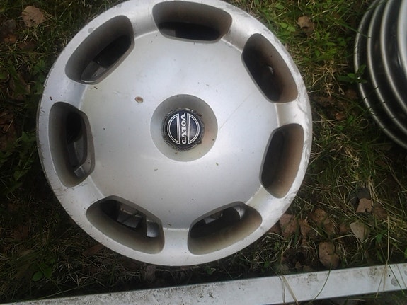 Volvo pölykapselit 16-15" ja 14"
