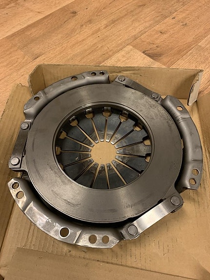 Toyota Hilux VW Taro kytkin asetelma