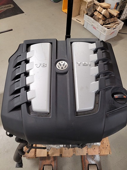 Vw touareg v8 4,2tdi 250kw moottori cdka