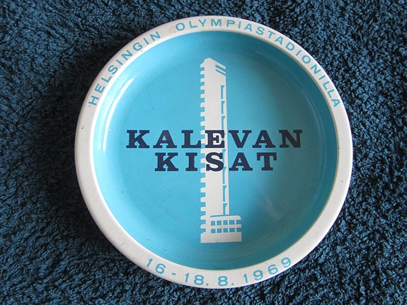 Kalevan Kisat 1969 tuhka-astia